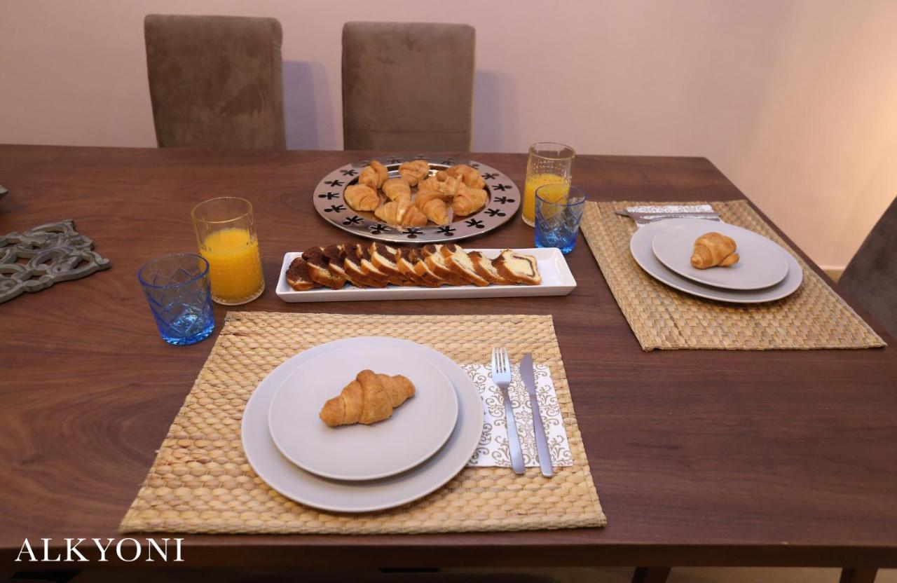 Melma Properties- Alkyoni Apartment By The Sea In Le Pirée Extérieur photo